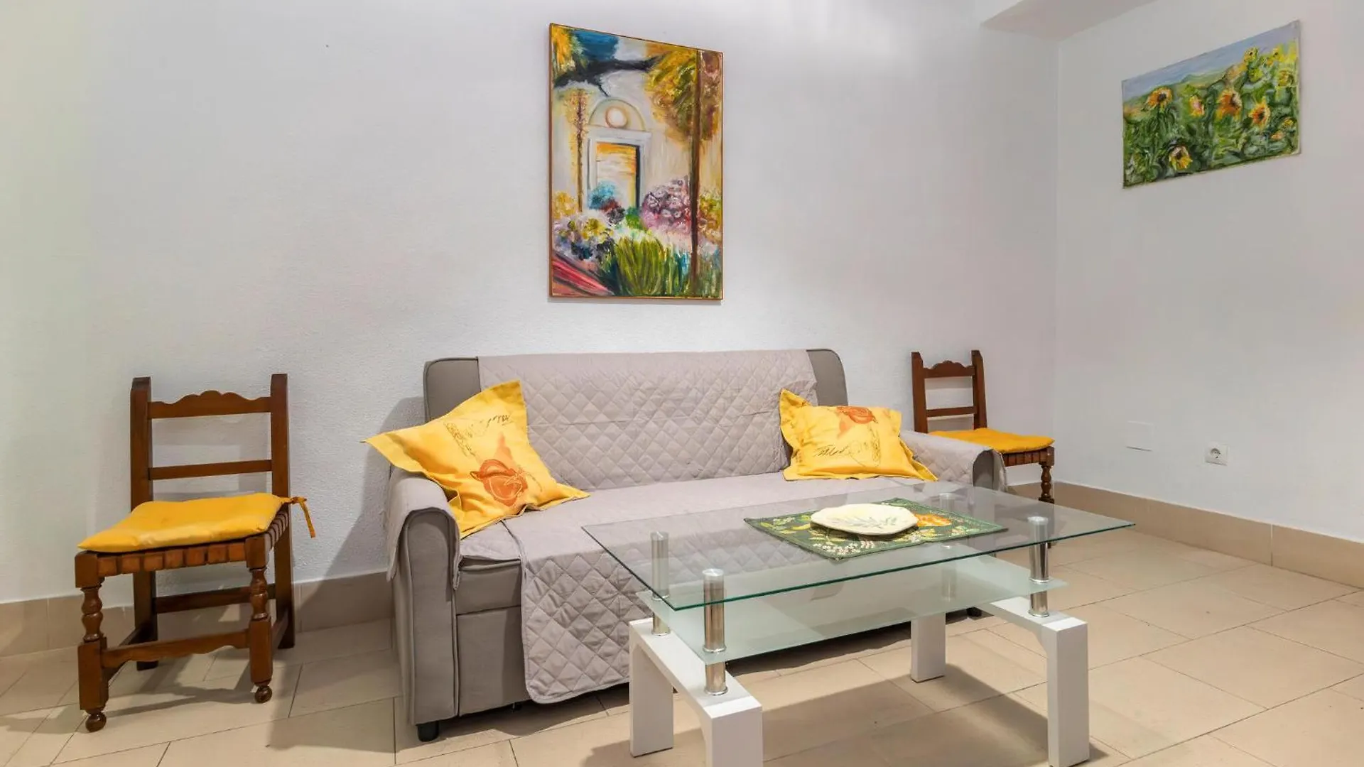 1 Bedroom Cozy Apartment In Arcos De La Frontera